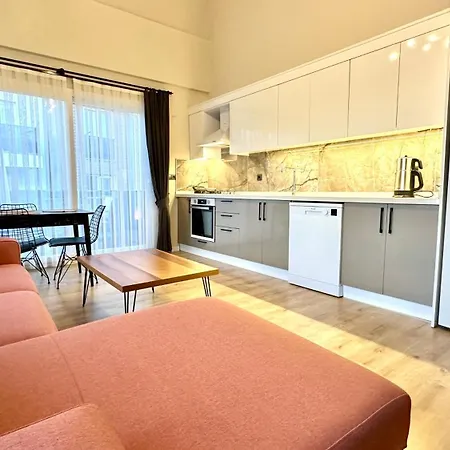 Two Bedrooms With Large Pool Apartament *