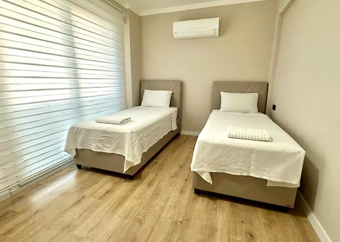 Two Bedrooms With Large Pool Апартаменты *