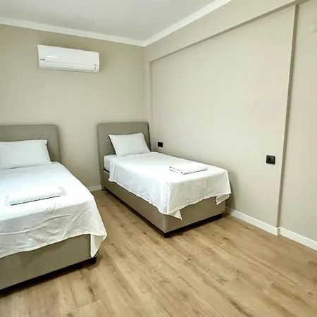 Two Bedrooms With Large Pool *