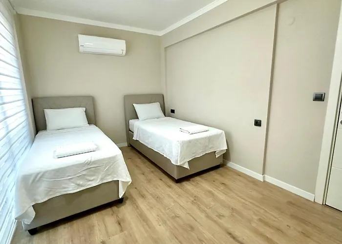 Two Bedrooms With Large Pool *