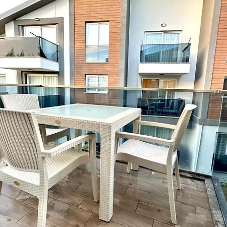 Two Bedrooms With Large Pool * 페티예